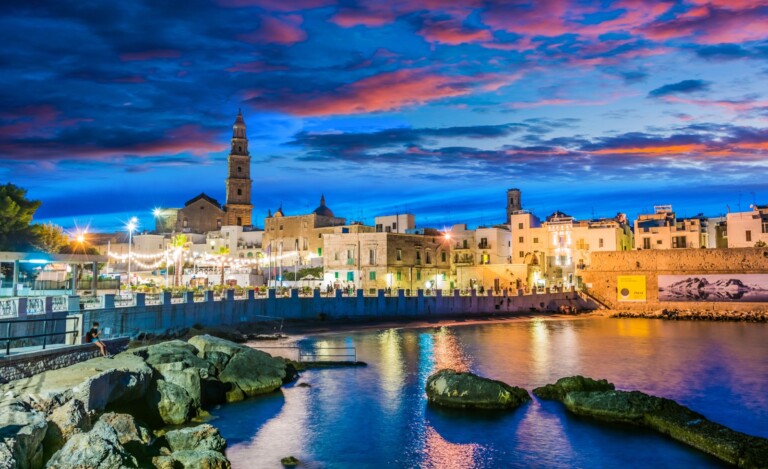 Monopoli Mare Cosa Vedere E Hotel Consigliati Turismopugliait